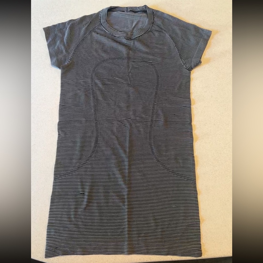 Lululemon Swiftly Tech Top, black and white stripes